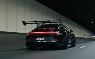 下载视频: 【4K】Porsche 992 GT3RS Night Run