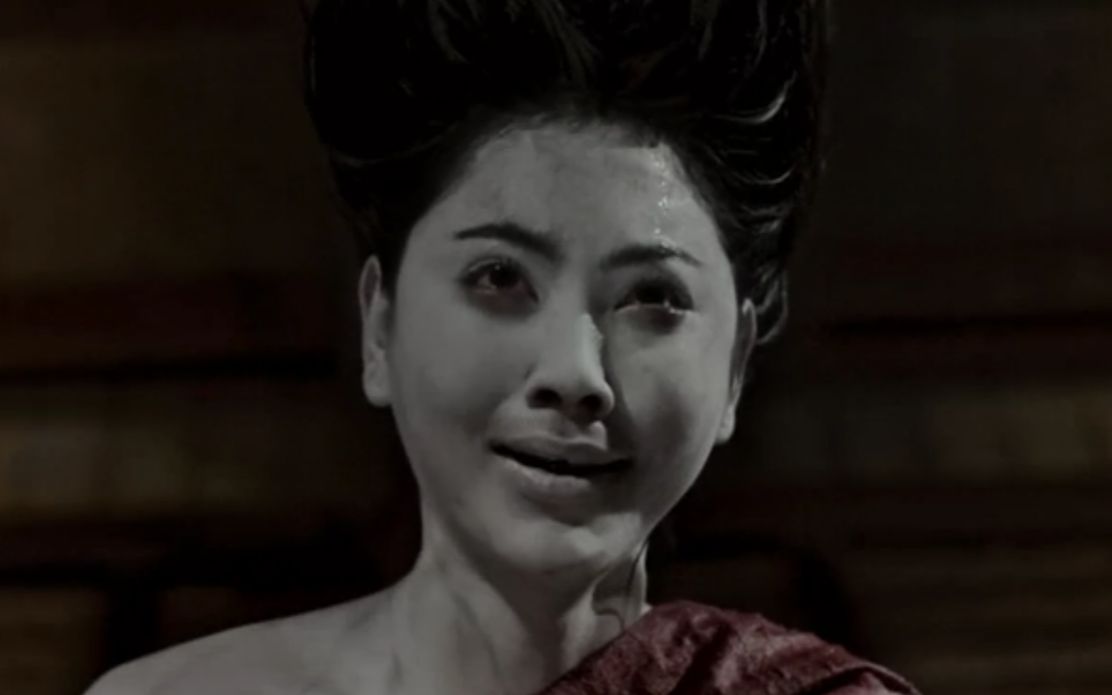 泰国票房最高的恐怖片,小伙与美女人鬼相恋,竟然还生下鬼婴!