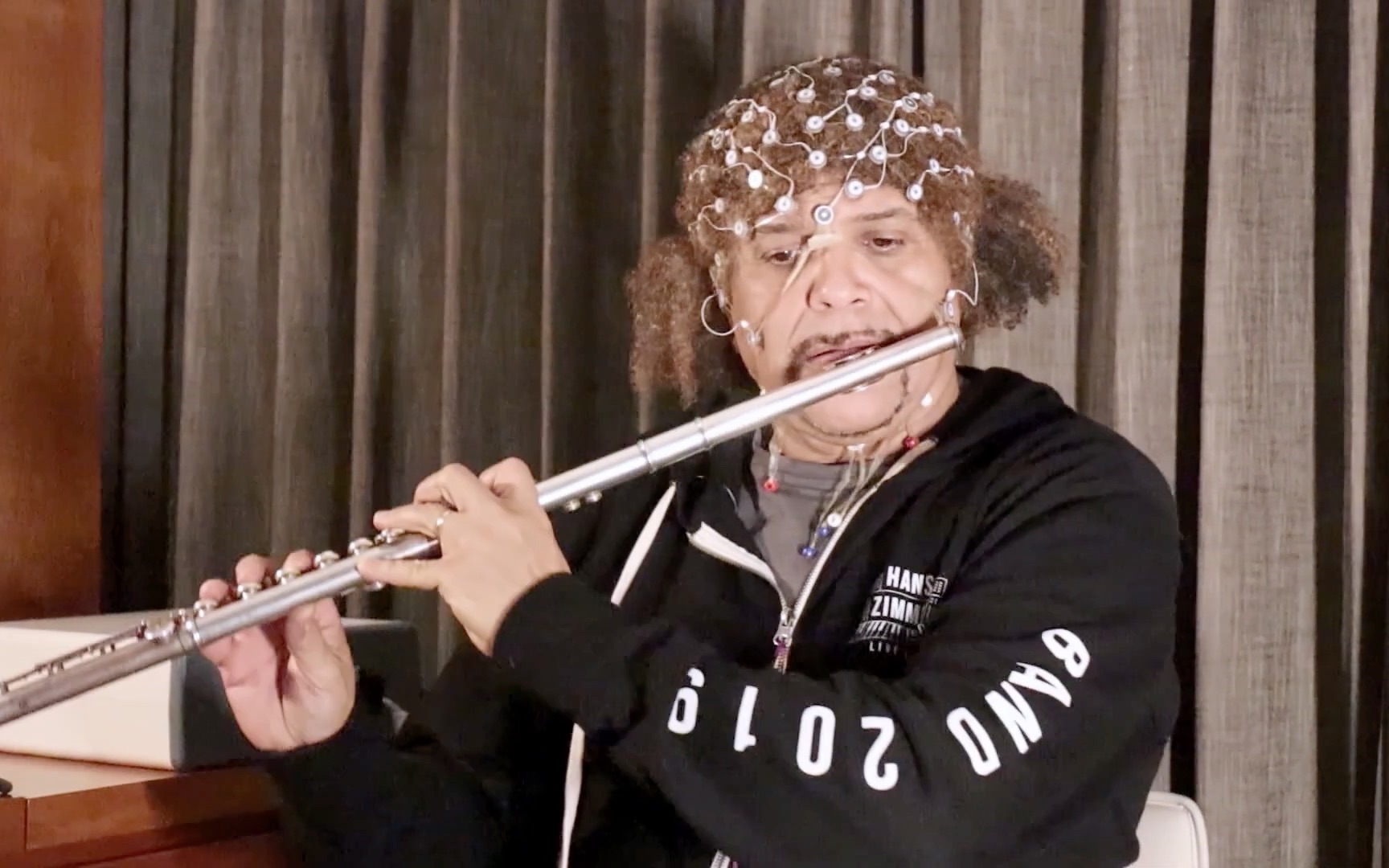 吹神pedro eustache纪录片,吹神演奏时被测了脑电波,看看他脑袋里都是