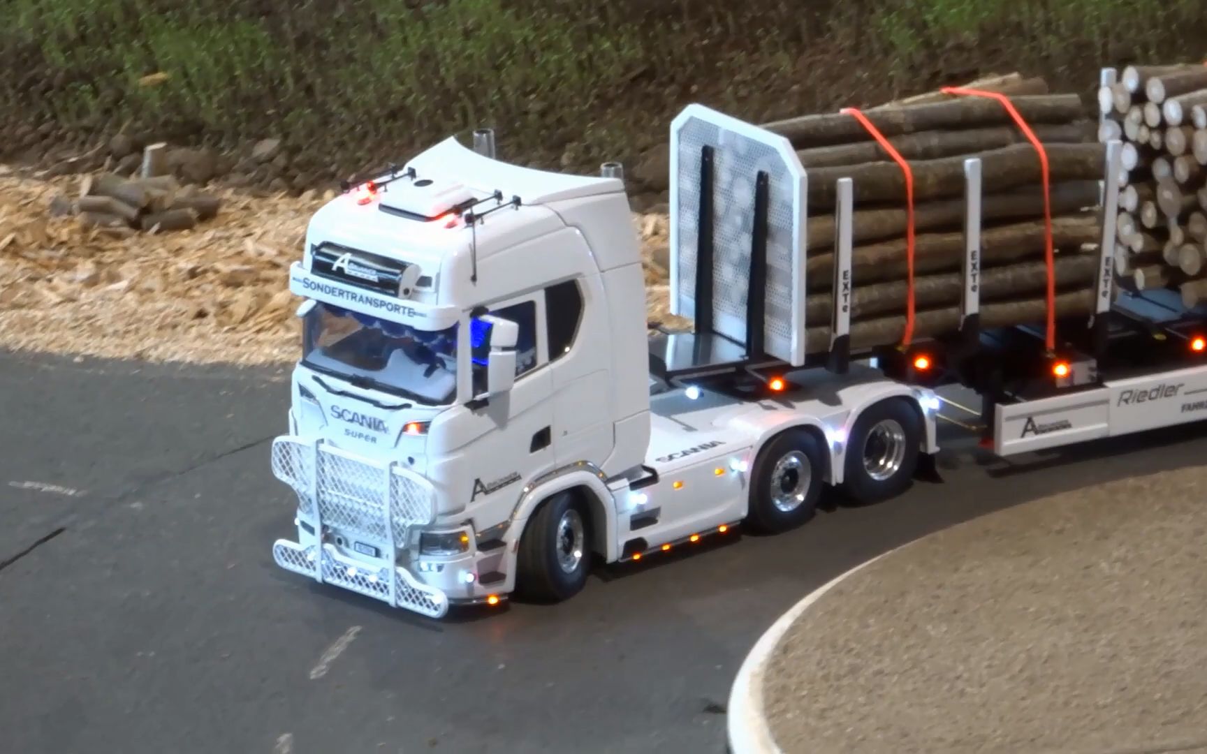 大型遥控卡车和重型运输工具!第 1 部分