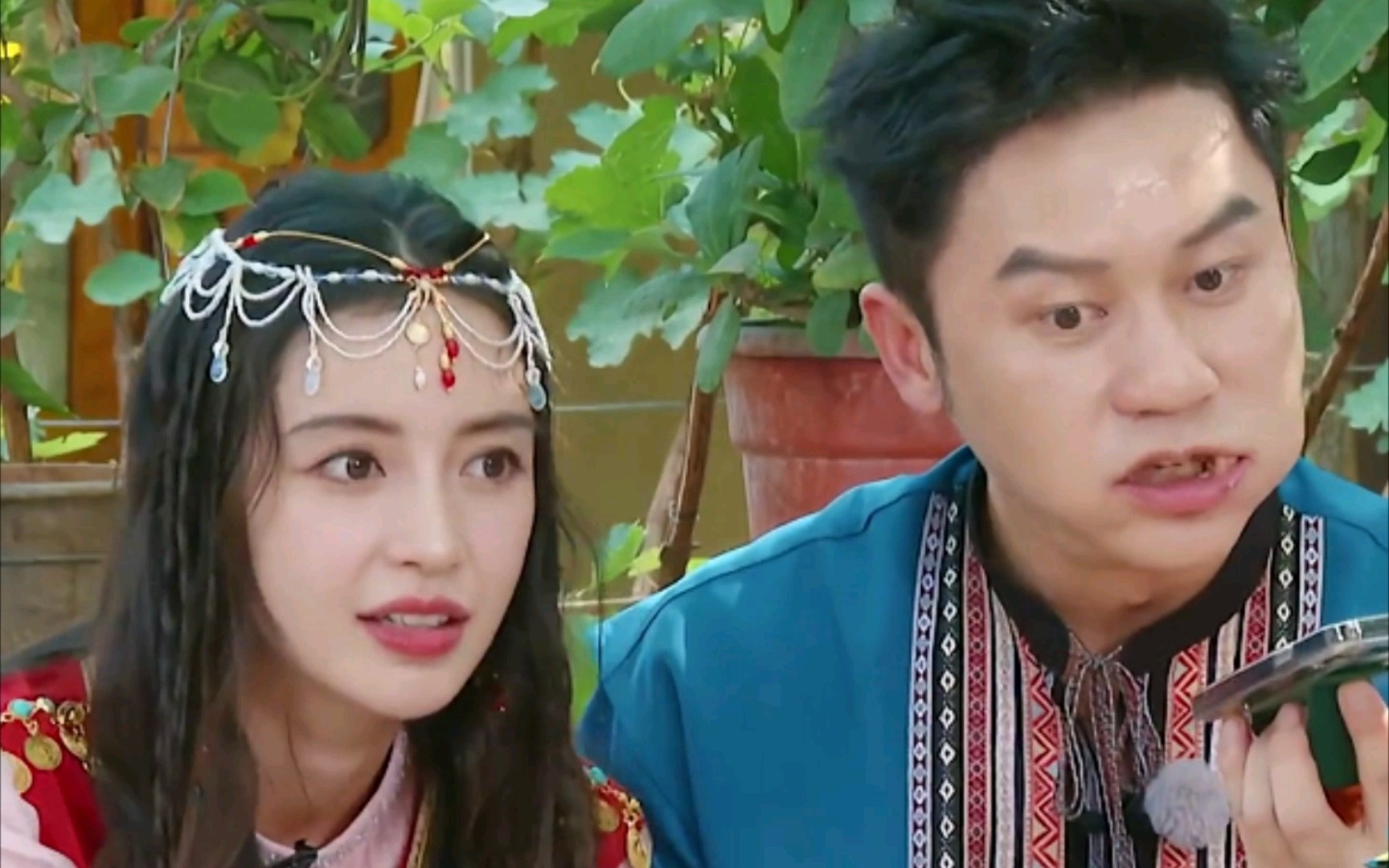 angelababy让郭艾伦教她打篮球