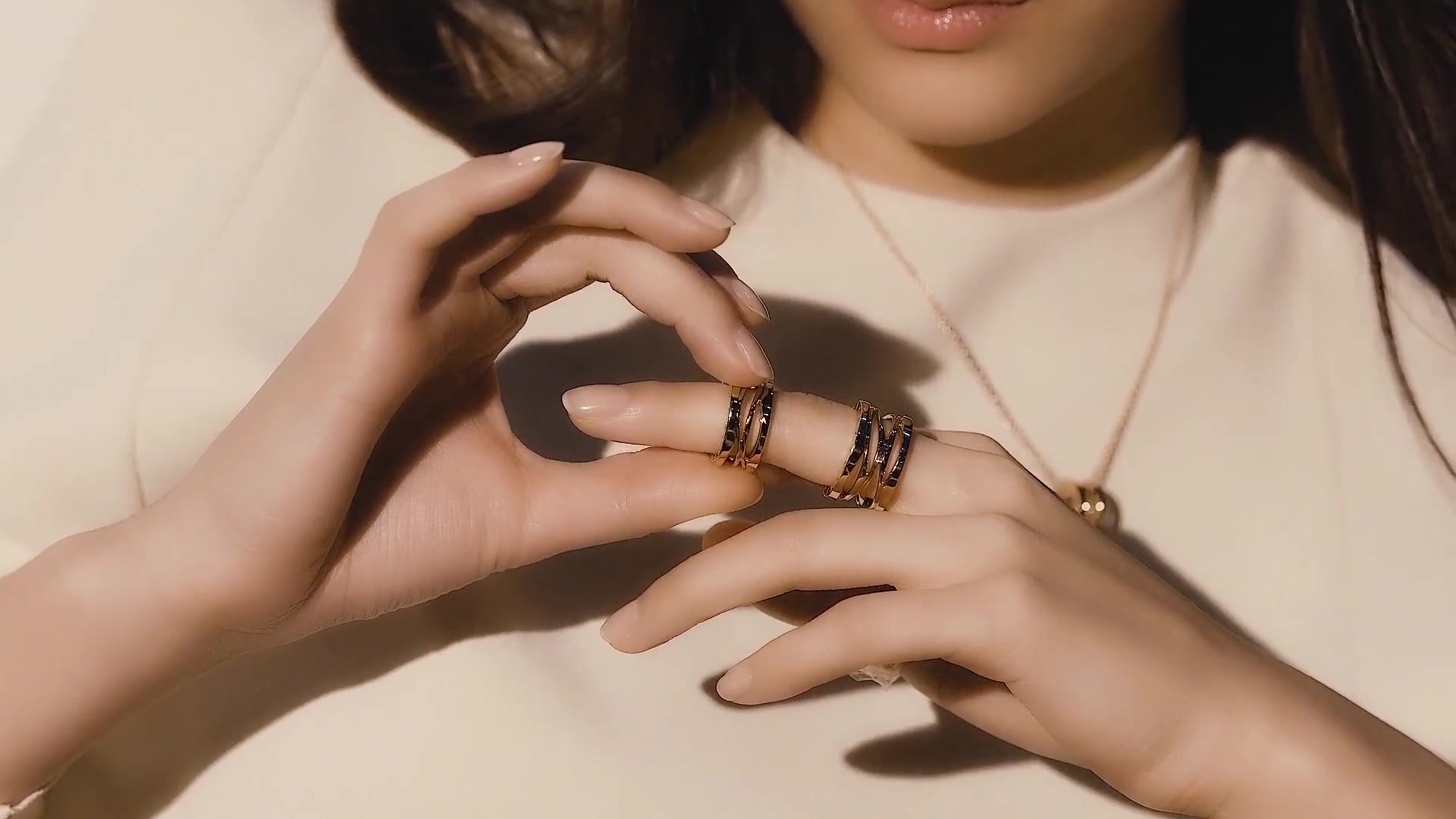 『krystal郑秀晶』krystal×bvlgari @ vogue_korea_april_2017_哔哩