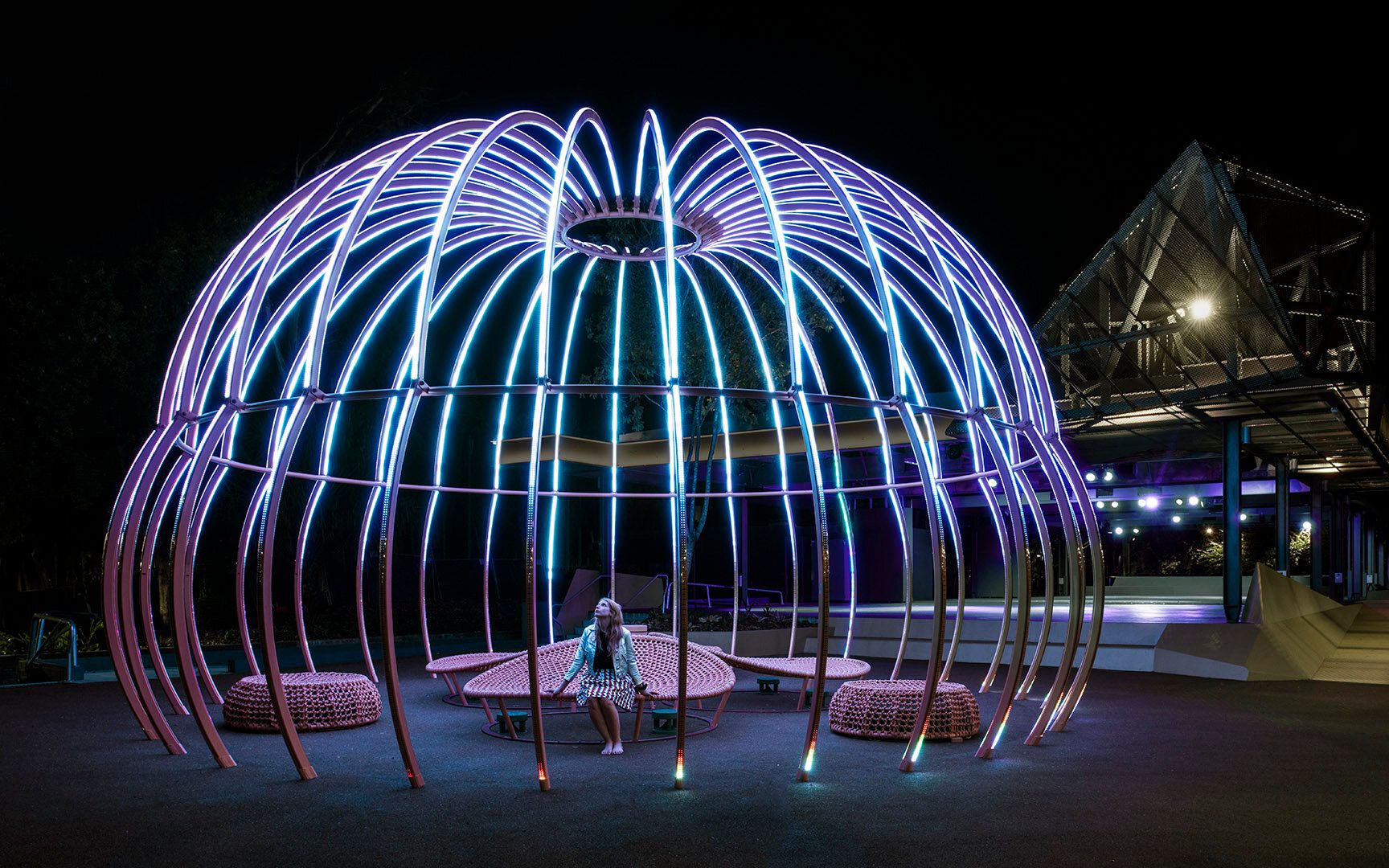 nit艺术装置分享jem灯光艺术装置城市公共艺术装置