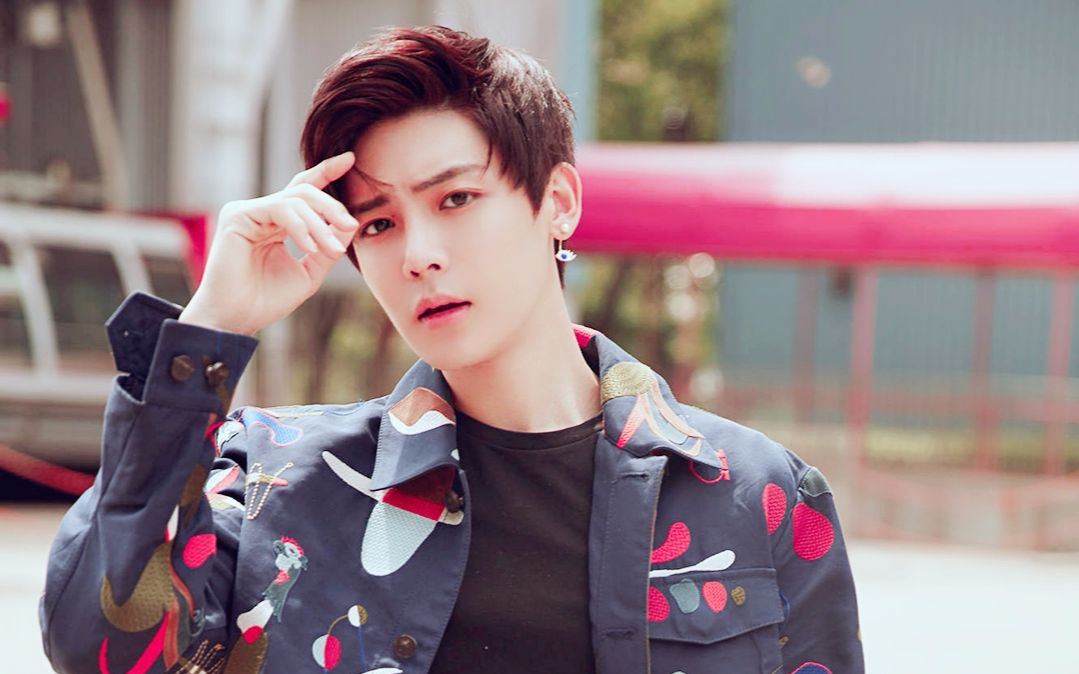 【侯明昊】×【solo出道两周年混剪】