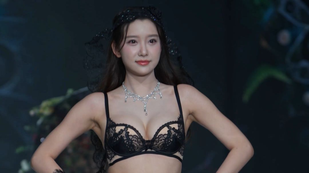 2026 SIUF深圳内衣展 區域品牌聯合秀開場大秀 佈迪設計 片段 01