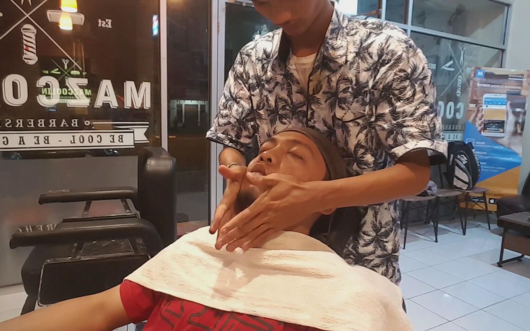 印尼asmr头部脸部按摩bymazcoolinbarbershop