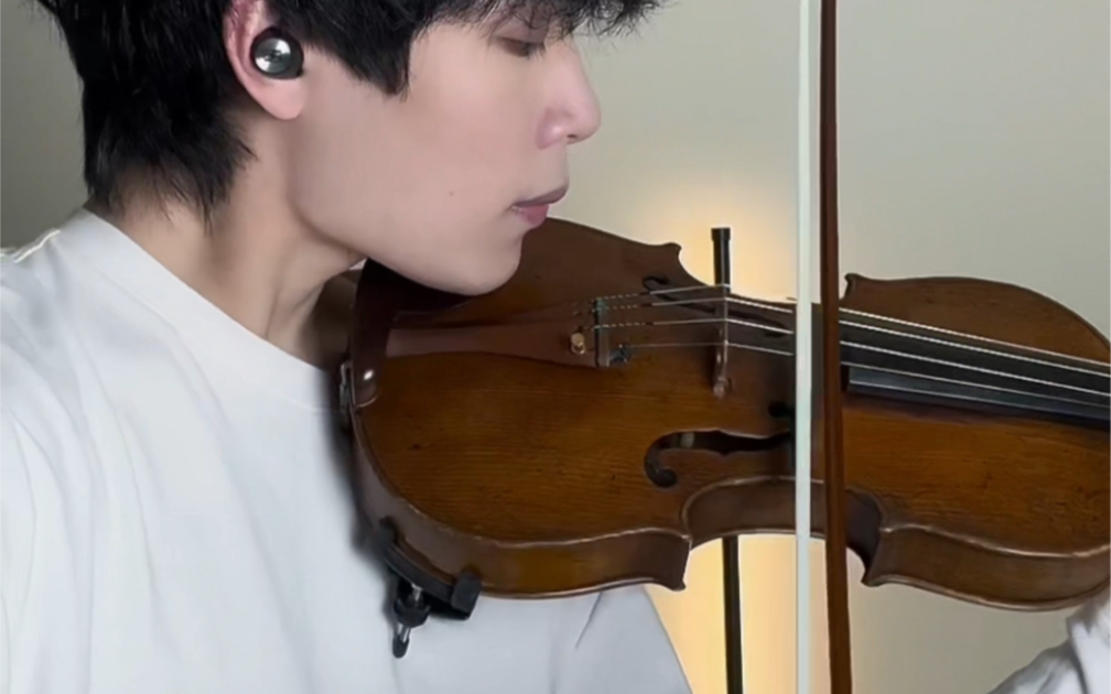 [图]violin｜森林狂想曲 “你是谁朝思暮想的笔尖少女 在绝尘的荒途里碾转成歌”