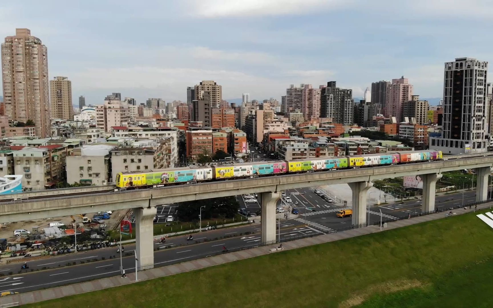 【铁道旅情】空拍 台湾桃园捷运 大台北都会公园 | 20181110