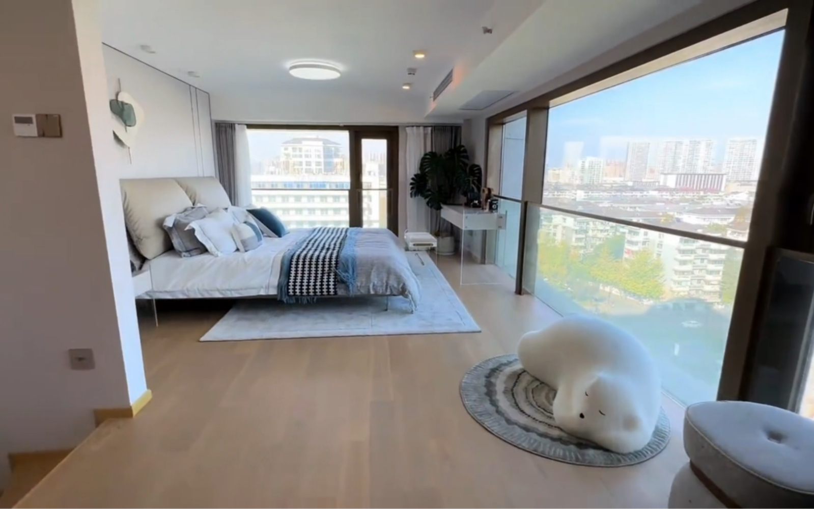 150㎡广州天河城复式公寓效果图-CND设计网,中国设计网络首选品牌