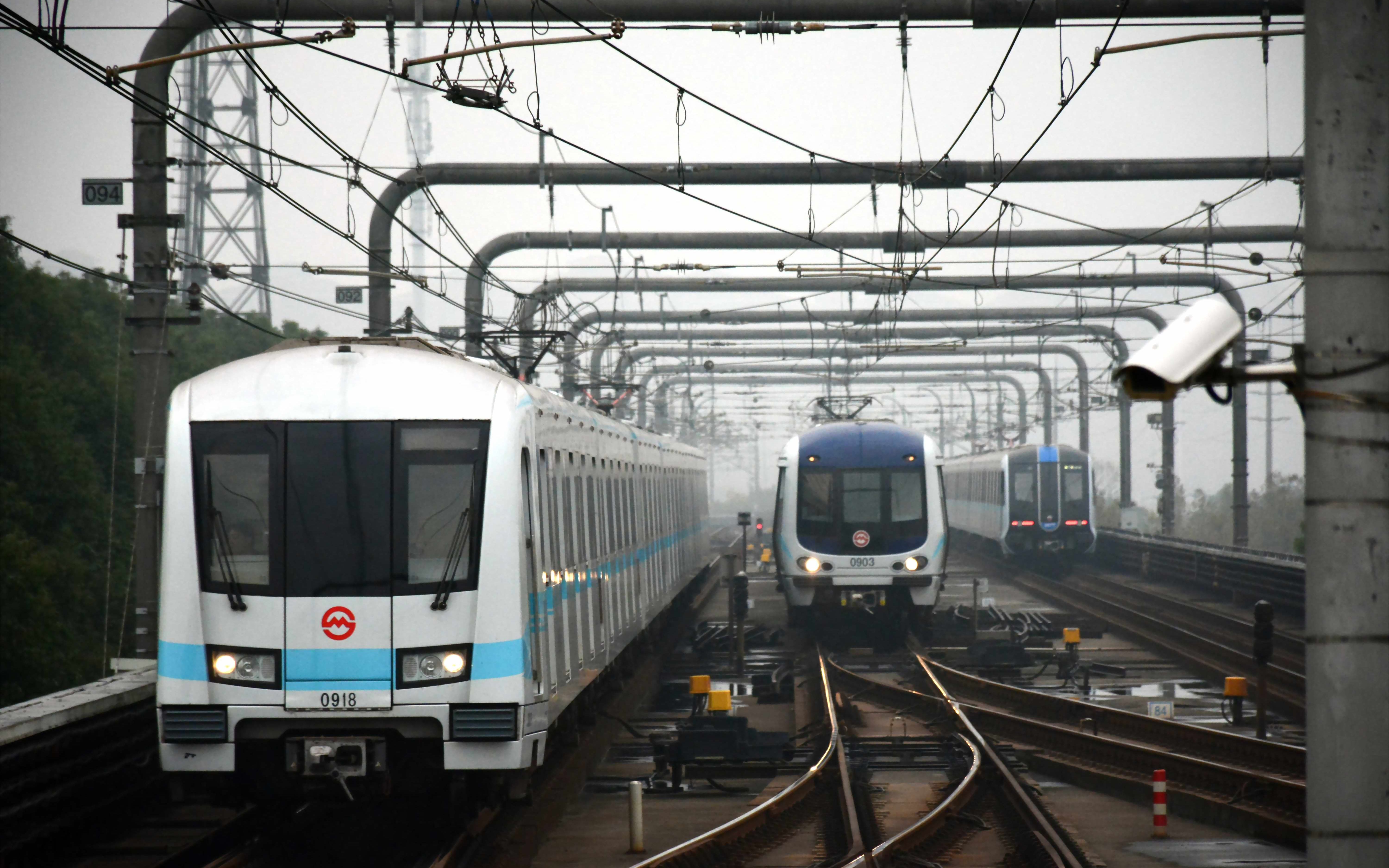 上海地铁九号线列车图片