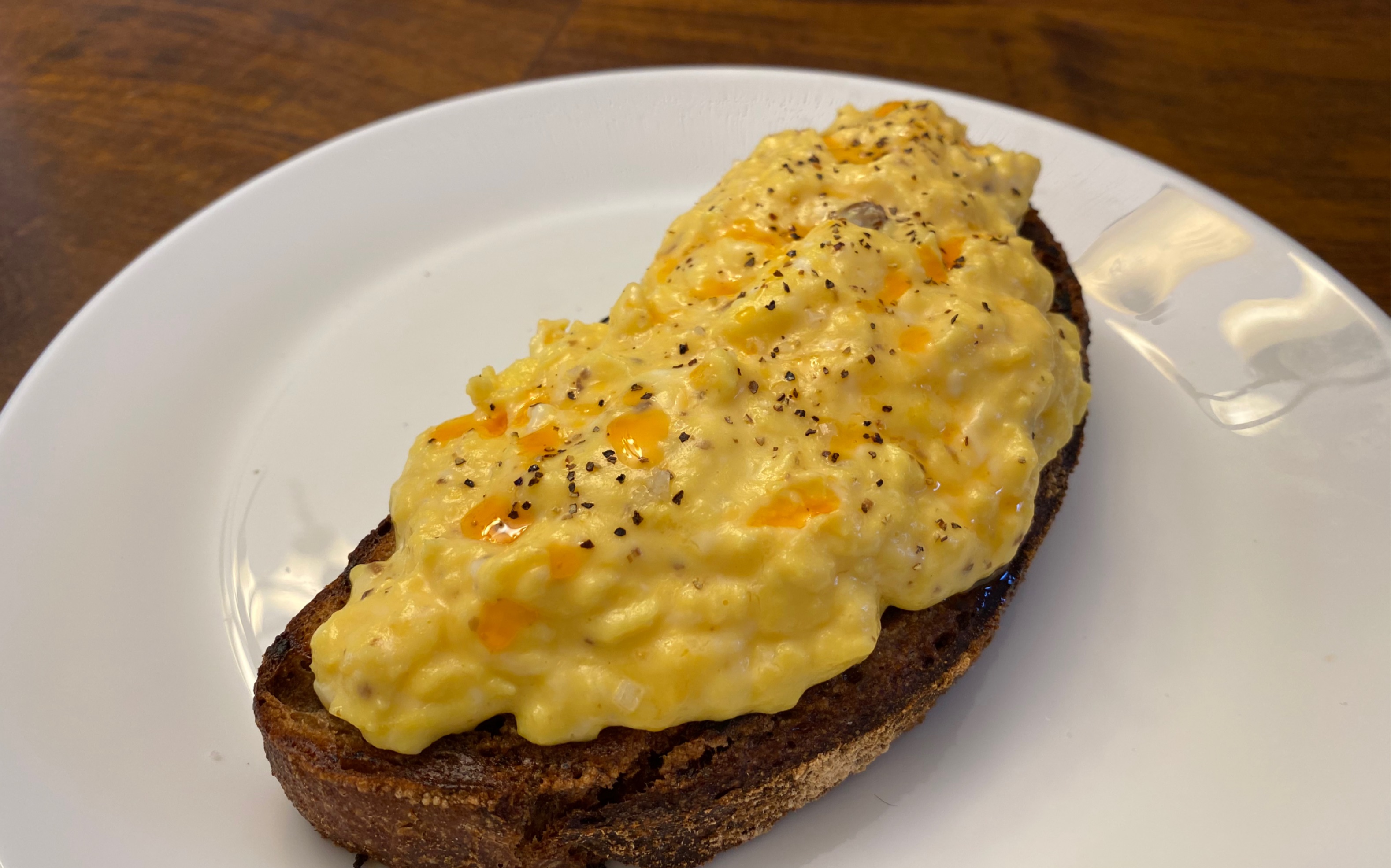 【英式炒蛋】加一勺松露,又是一顿朴实无华的早餐_哔哩哔哩_bilibili