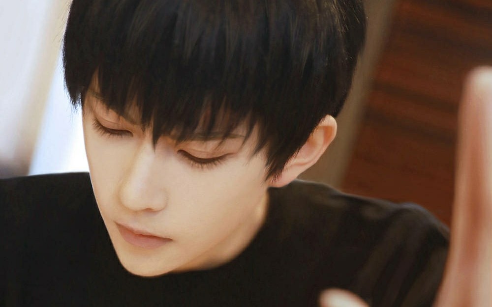 【熊祁】 恋与制作人许默|coser熊祁_哔哩哔哩_bilibili