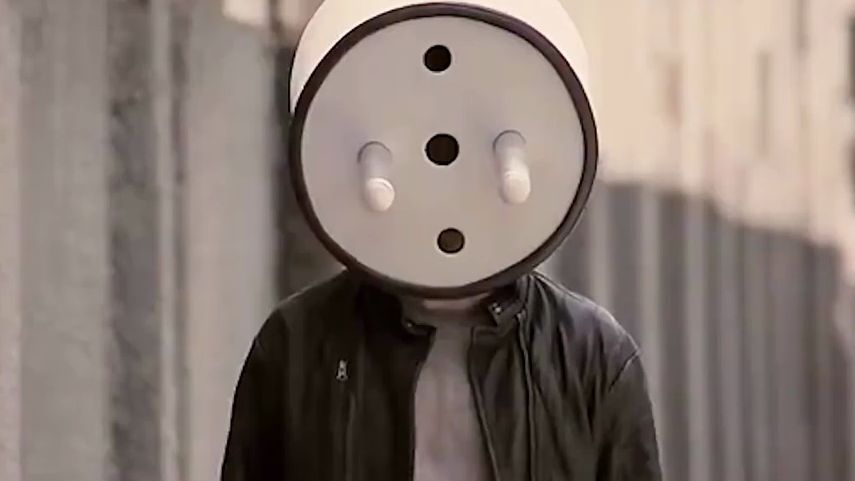 街上出现神秘的插头人,竟然还有插座人,这个世界太奇葩