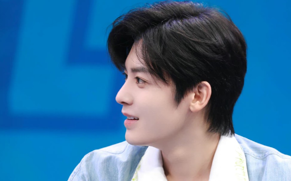 【侯明昊】我心目中的童颜系美少年就应该长这样,又美又男前!