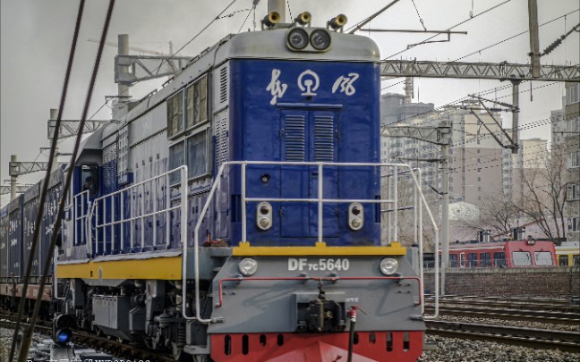 【夜访衡水站北路小道口】衡调df7c-3型-5640牵引货车通过驶入衡水站