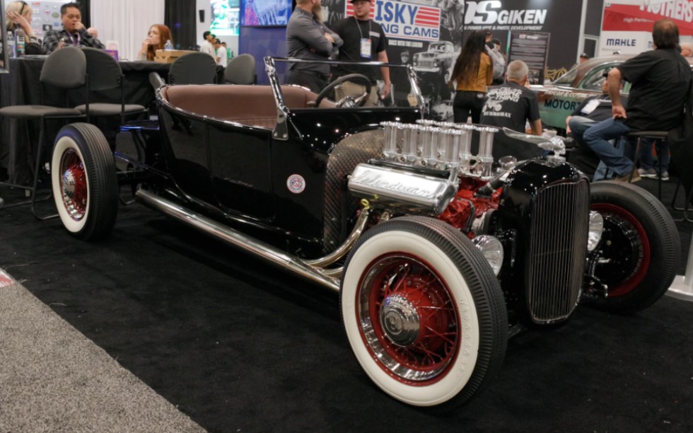 [4k]alex taylor recreates the isky ford t roadster - sema 2023