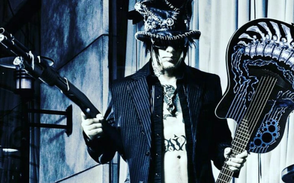 [图]DJ ashba solo- Mi Amor( Live 2012)