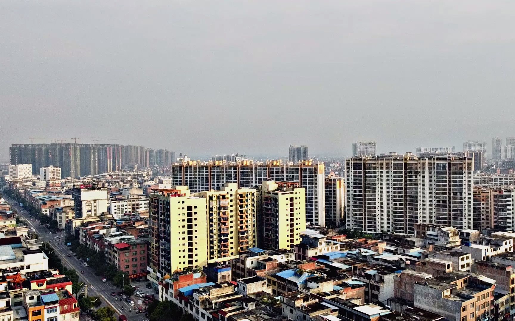 素材 宾阳县宾州镇 又多次在县城中心环视 大疆 mavic mini 航拍练习