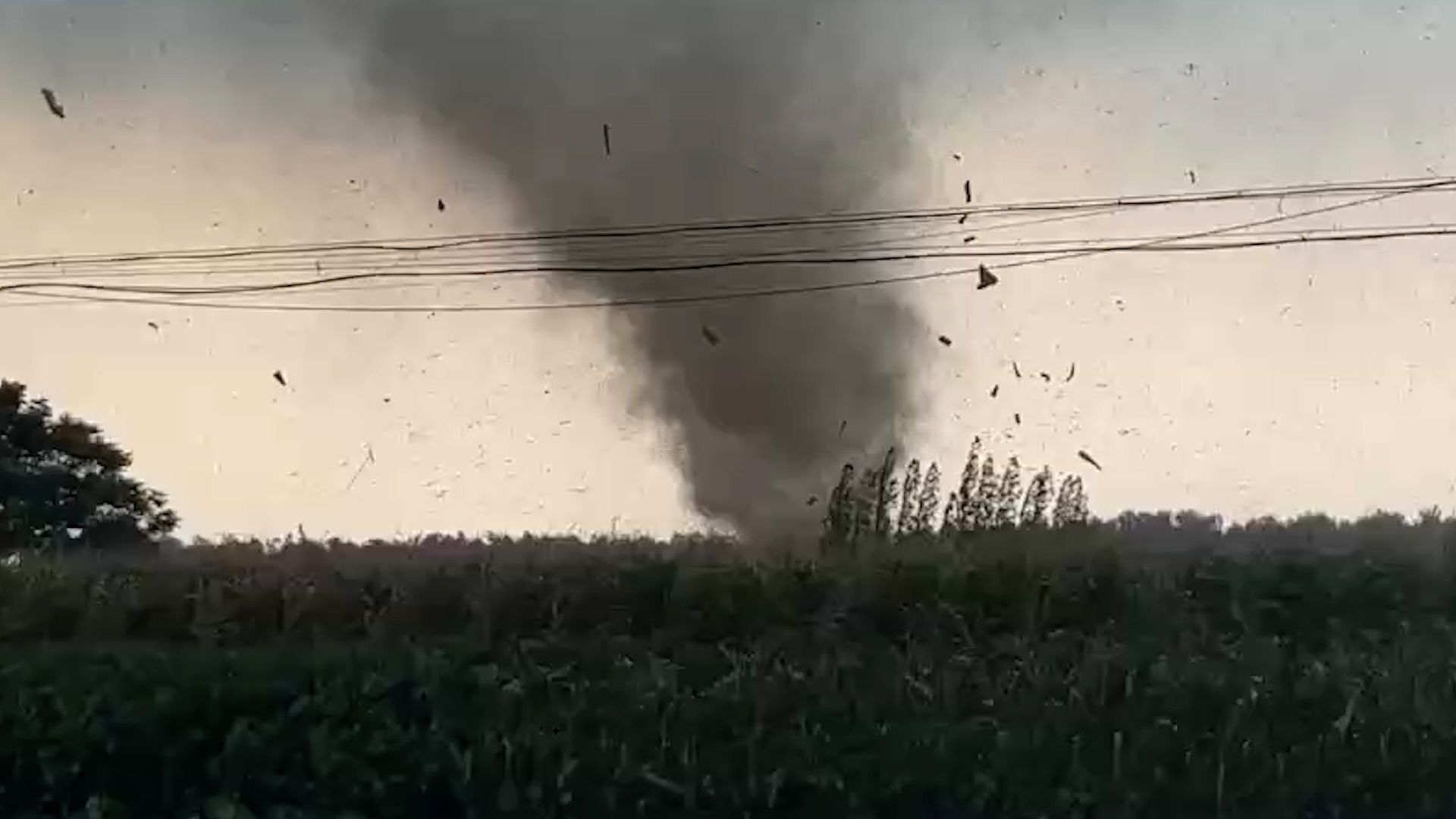 江苏盐城局地遭遇龙卷风 致2人死亡15人受伤哔哩哔哩bilibili