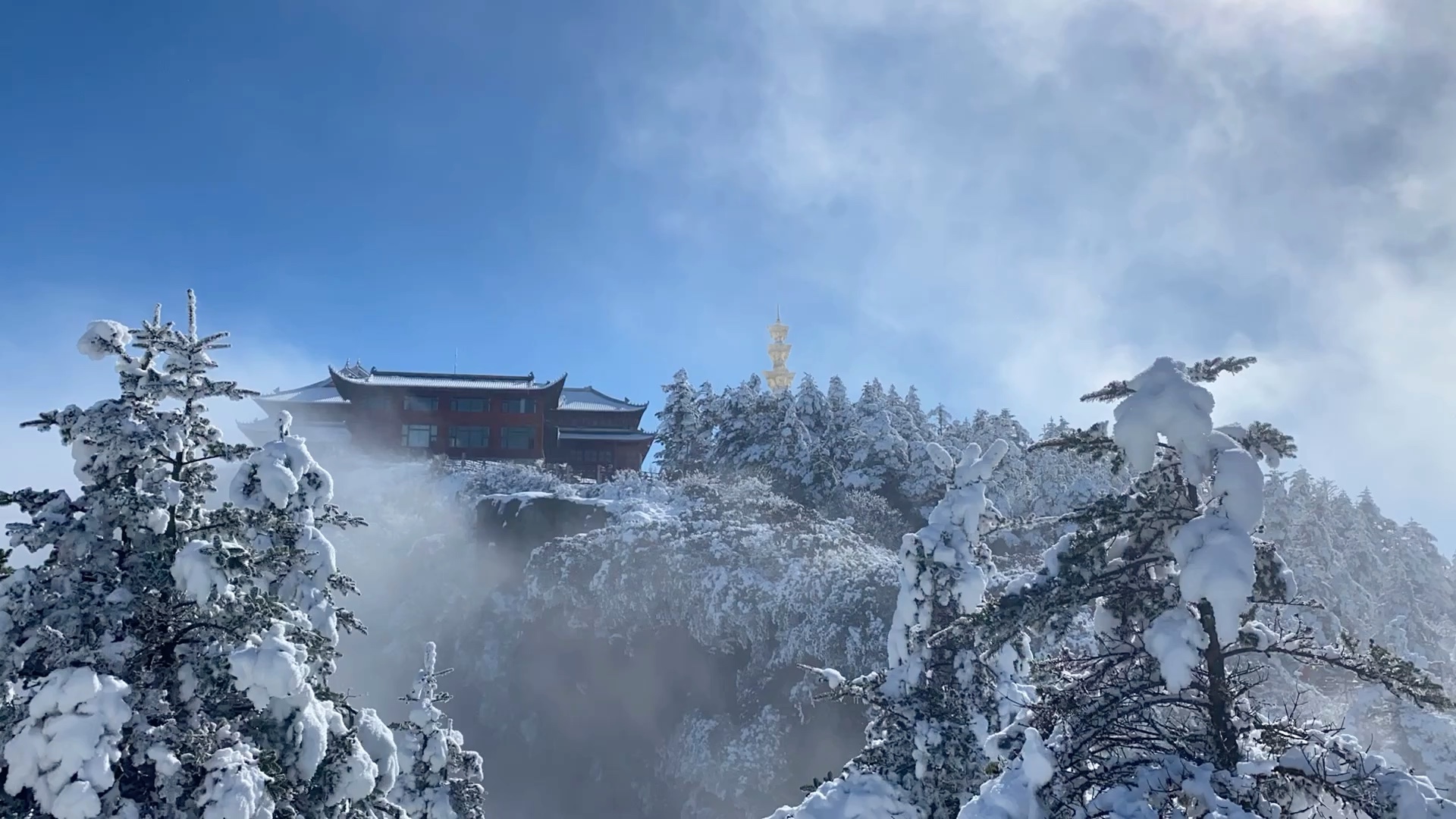峨眉山雪景