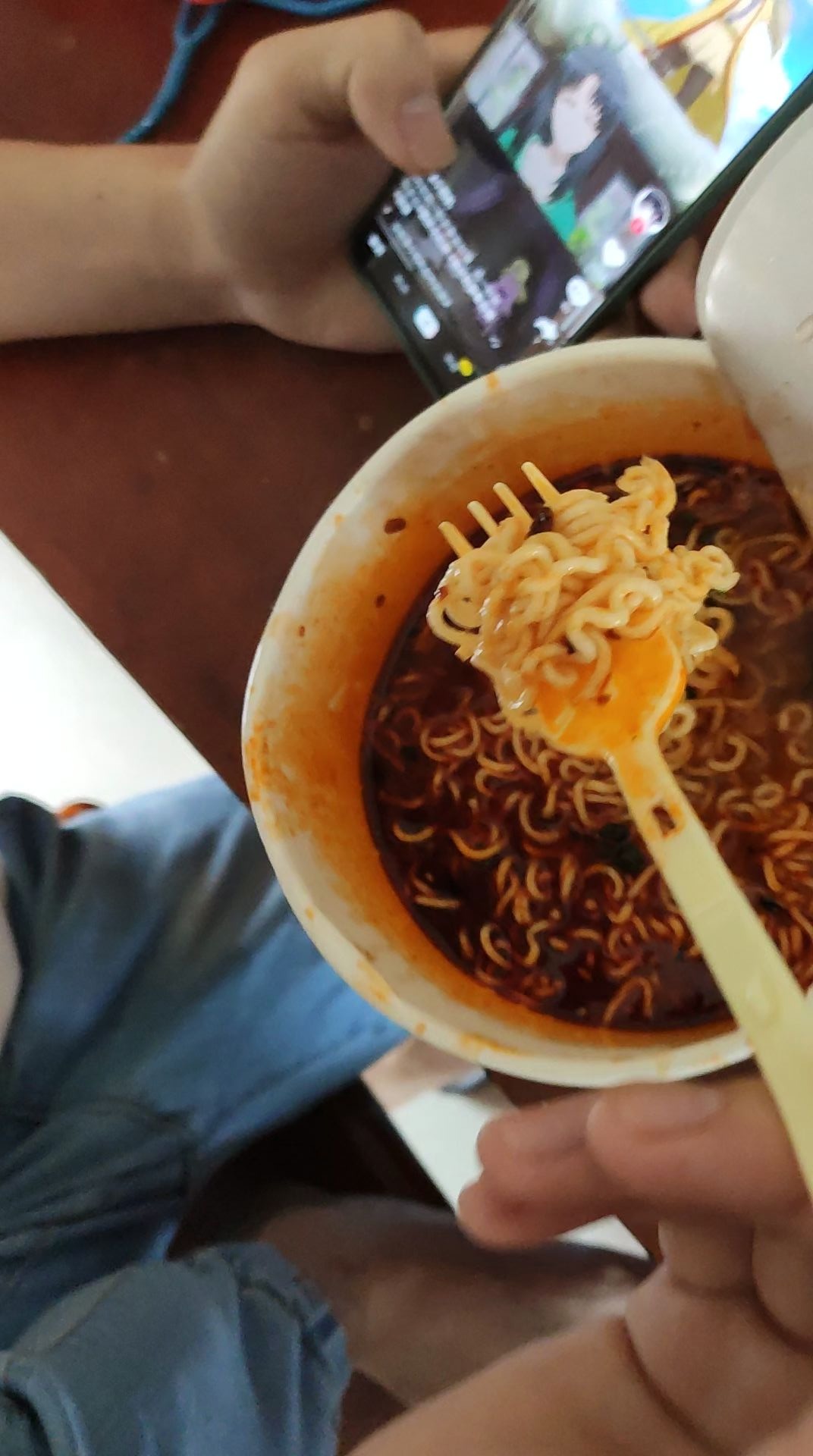 活动作品当你想吃你宿舍友第一口泡面的时候