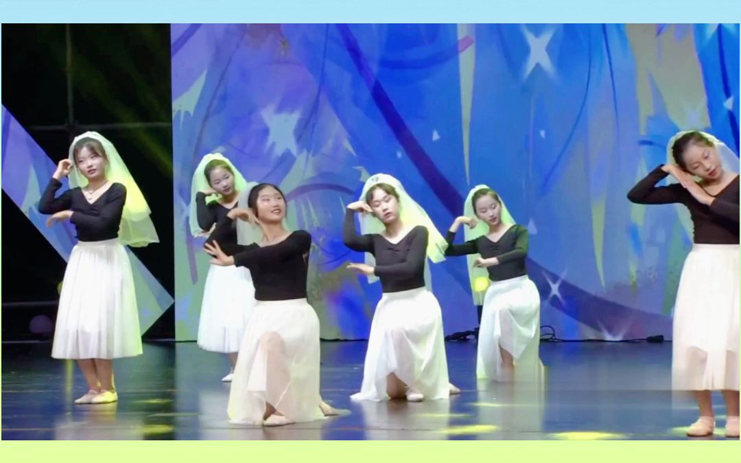 《萱草花》现在的小朋友也太可爱了吧,非常好看,真的太棒了!