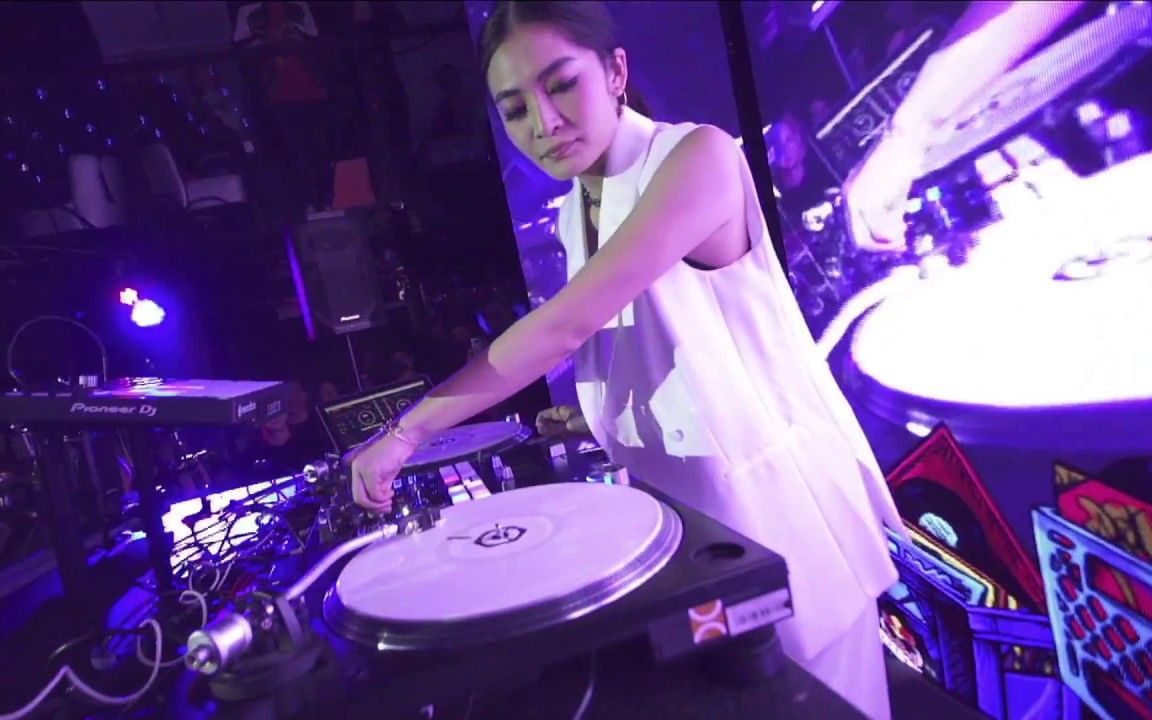 Dj Rina 【2018红牛RedBull 3Style 世界大赛】日本DJ RINA首轮资格赛现场_哔哩哔哩_bilibili