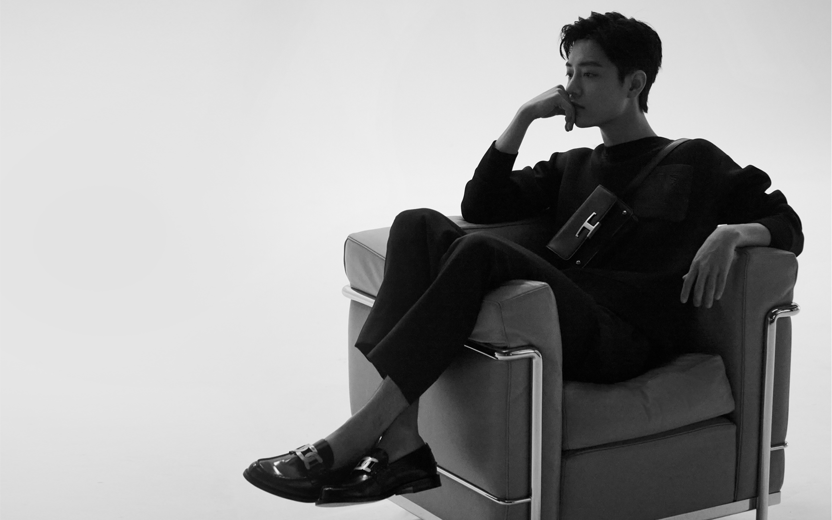 肖战i走路速速集合西装杀迷魂记