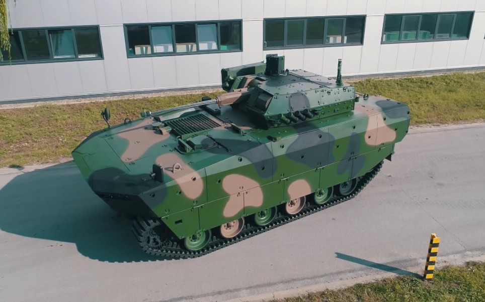 波兰"博苏克"新型水陆两栖步兵战车