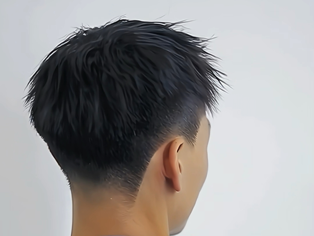 酷感前剌#钦州同城性价比高的理发店推荐#根据脸型设计发型#男生烫发