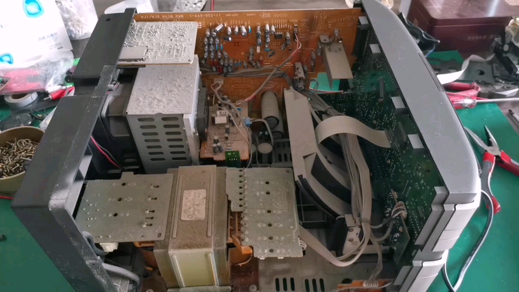 索尼组合音响v7770功放清灰及打理过程