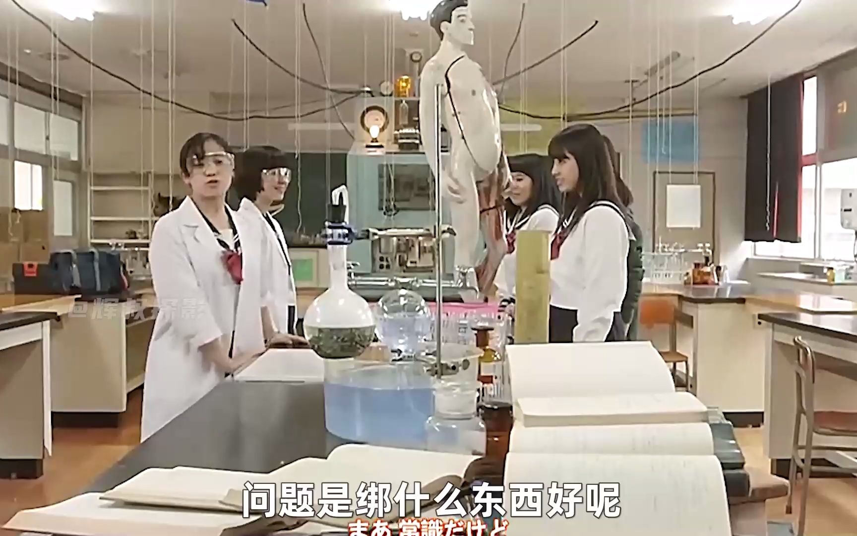 80. 影视:万万没想到,美女丧尸竟然也喜欢包包,《水手服僵尸》.