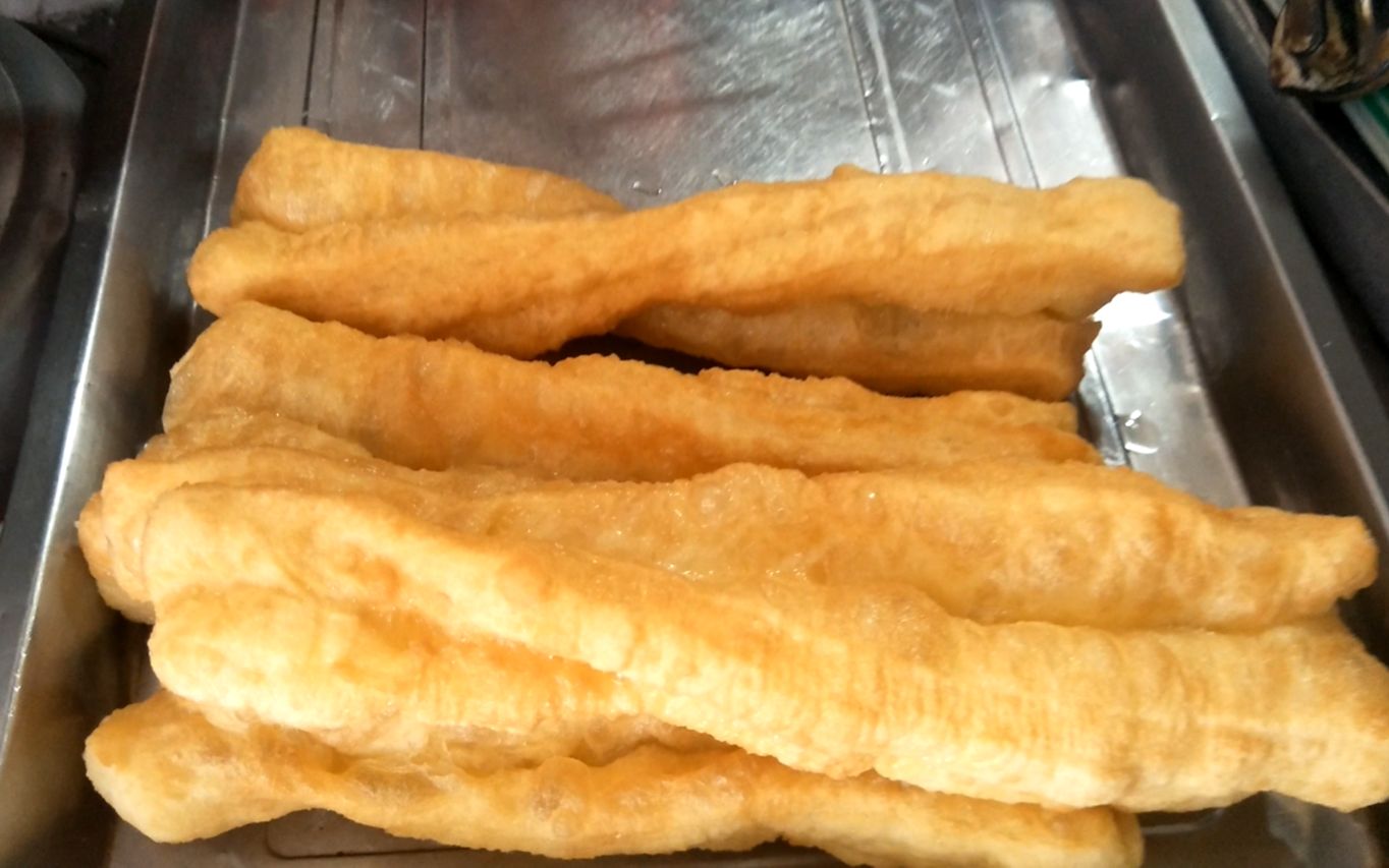 学会这种老式油条做法,比吃肉还过瘾,上桌一大盆不够吃,太香了