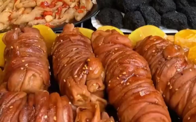 小鱼吃捆肠羊脑牛骨髓