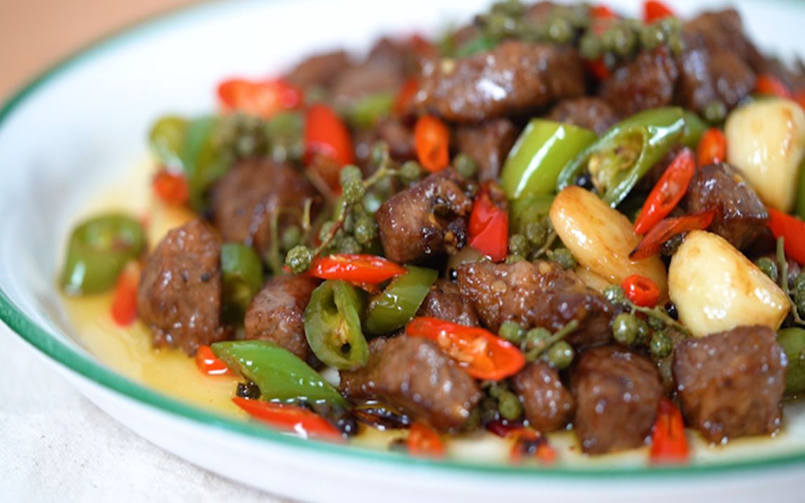 【藤椒蒜香牛肉粒】超级下饭菜!_哔哩哔哩_bilibili