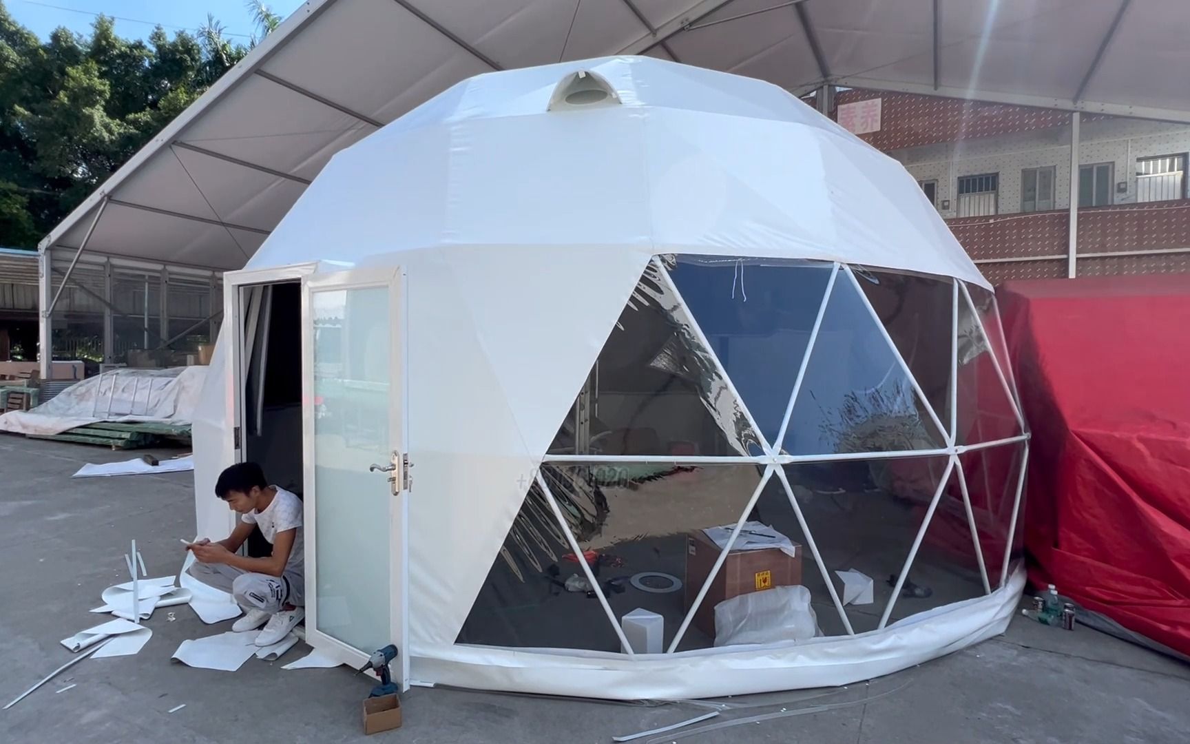 销售美国68套7米直径球形星空帐篷 泡泡屋民宿酒店篷房 工厂试搭一座