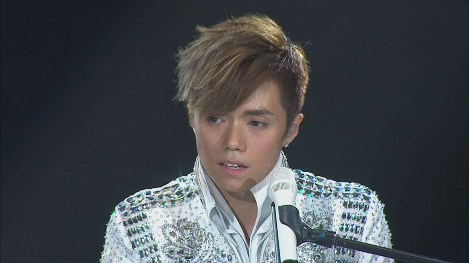 张敬轩轩动心弦演唱会我最喜爱的那些经典名场面live 妆造和颜值超