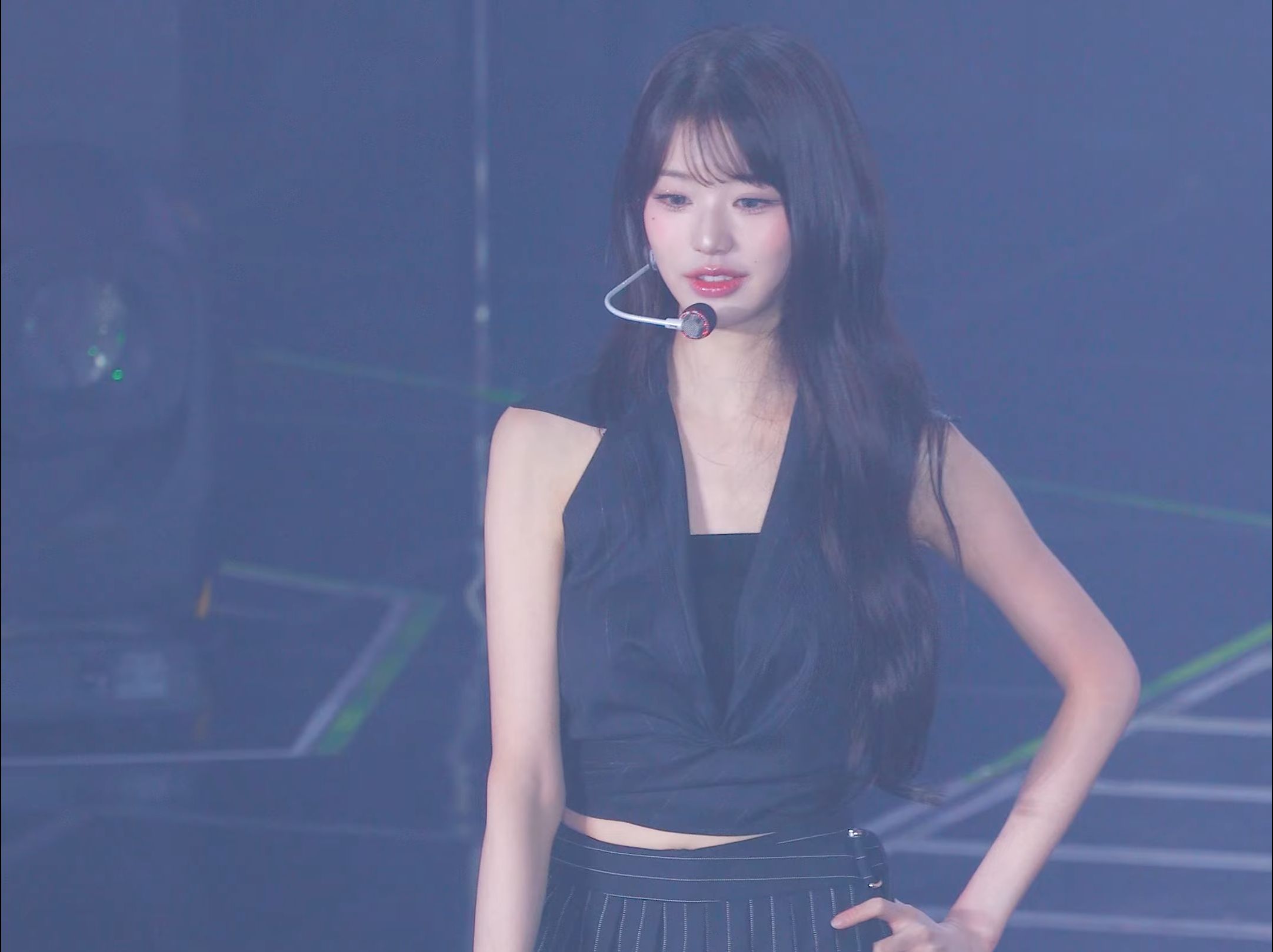 (ive)---大长腿-张员瑛