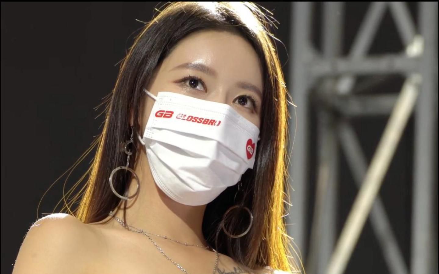 金秋季节,车展车模素怡,完美身材,魅力四射!