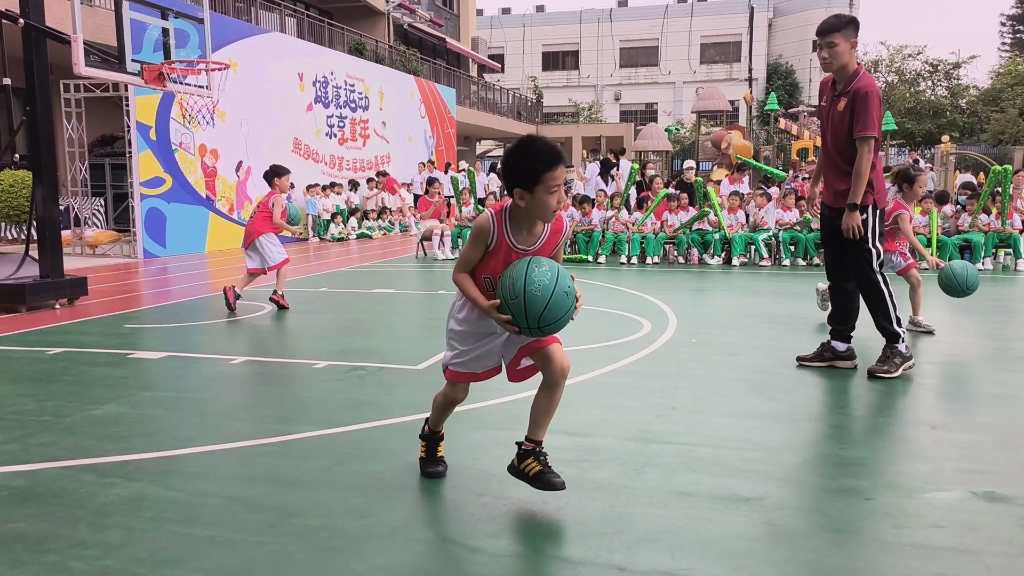 幼儿园篮球比赛热身运动