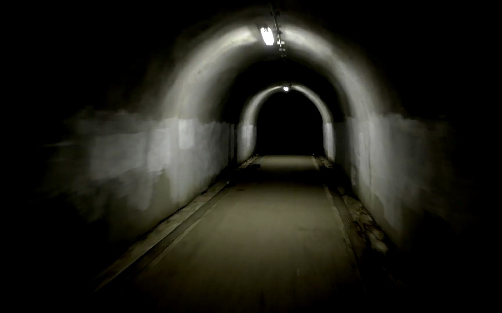 恐怖短片日本恶作剧吓人第二波踩着solowheel的隧道贞子