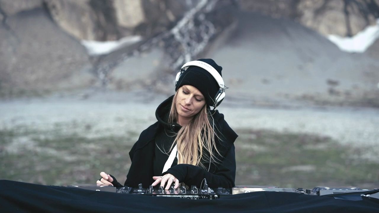 nora en pure presents purified 200  gstaad switzerland