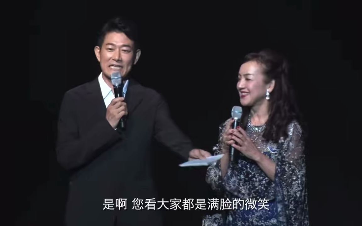 [图]回忆杀·小鹿纯子现场演唱《排球女将》主题曲青春的火焰