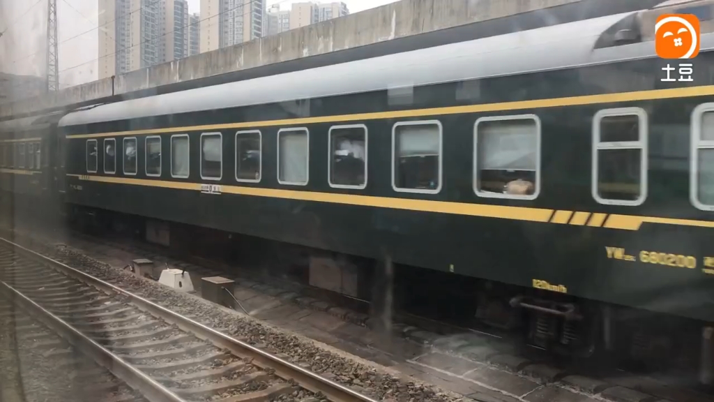 ss7c牵引k1061进襄阳站