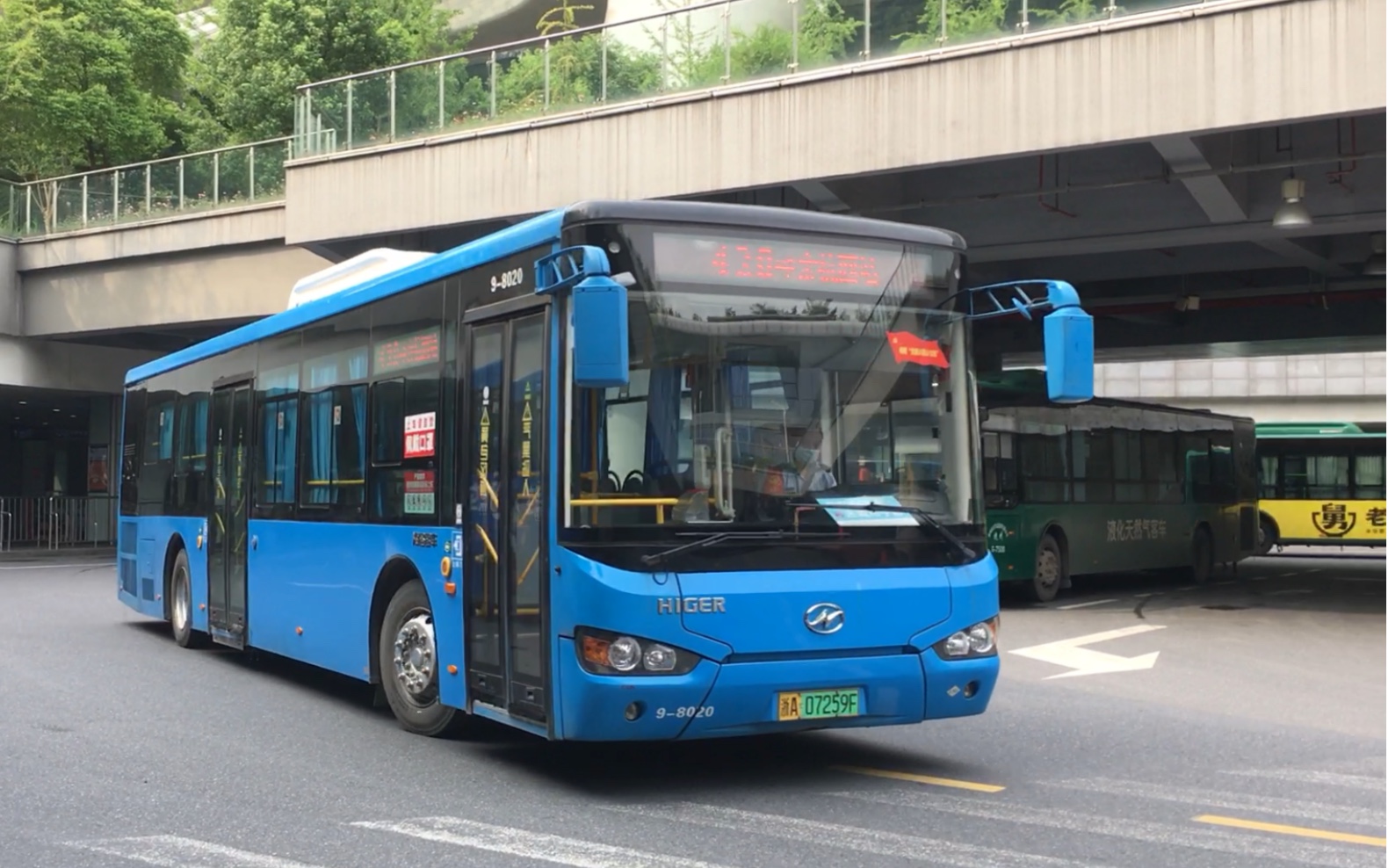 杭州公交余杭公交klq6129gahevc5k420路98020