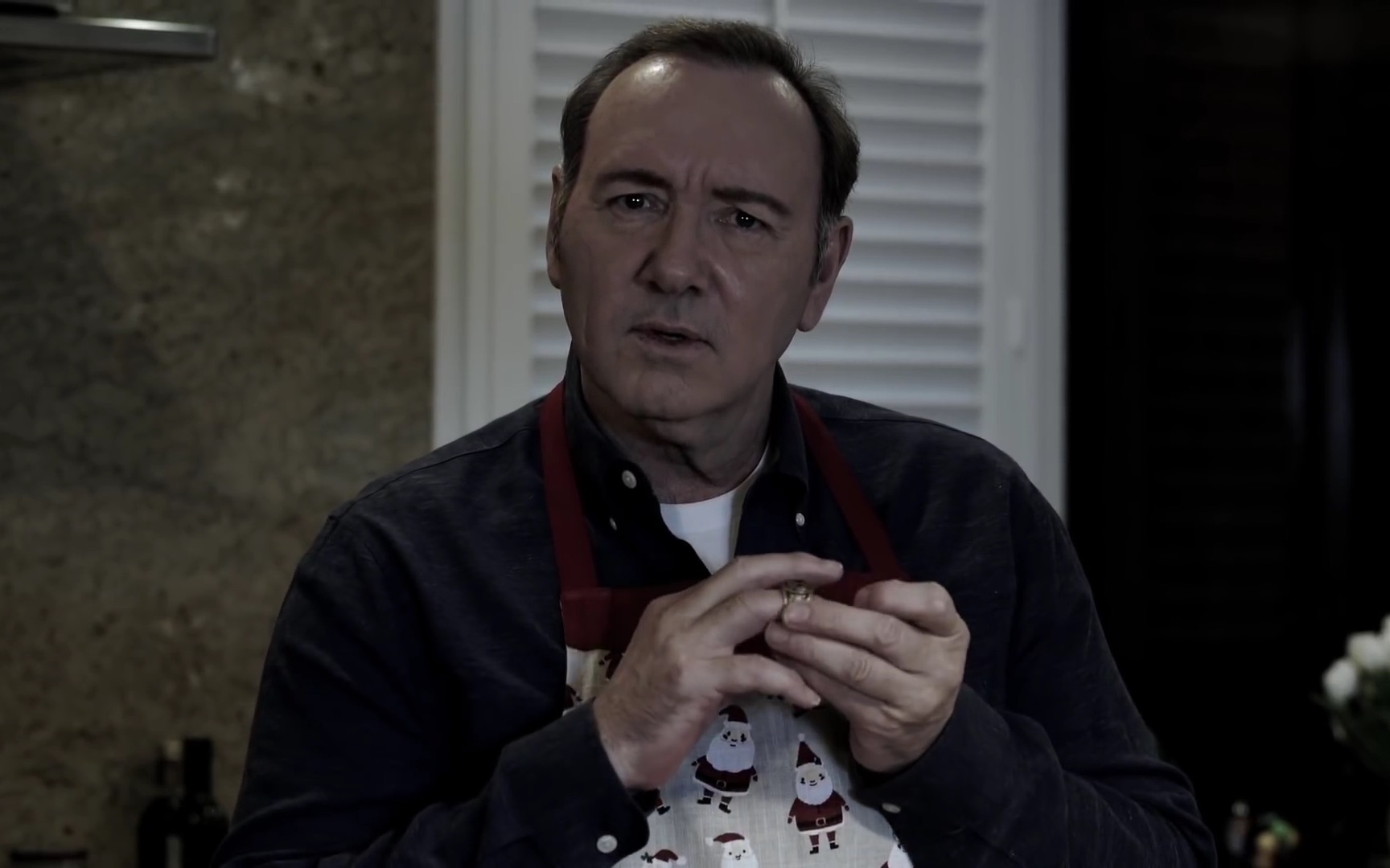 中文字幕francisunderwood让我老实跟你讲不靠谱实验室原创听译