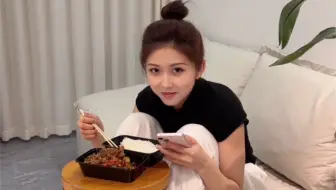 老板娘这样是同意了吗