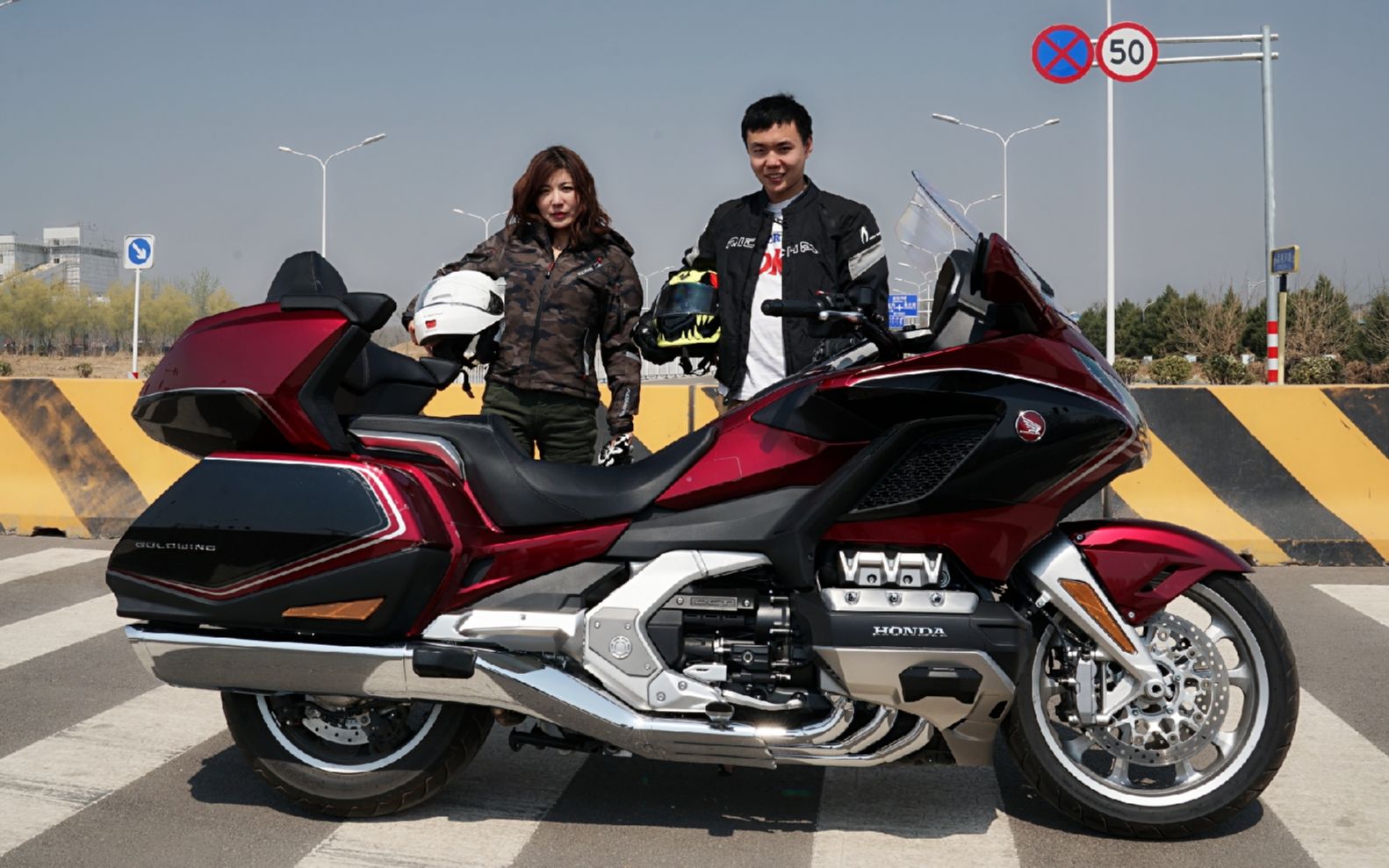 近50万的六缸摩托车 两轮的劳斯莱斯