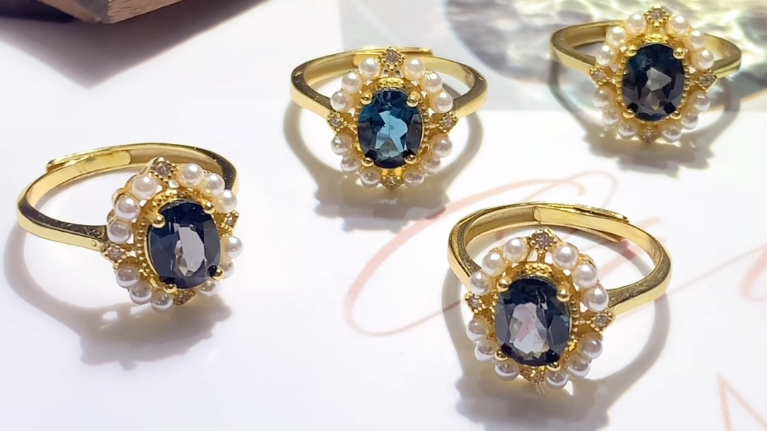 伦敦蓝托帕石戒指