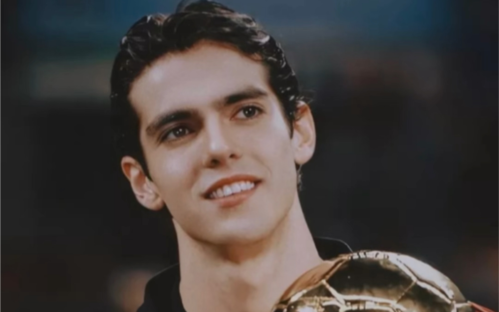 【ac米兰】请看红黑军团男模队的西装杀!